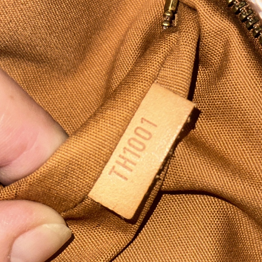 Louis Vuitton brown / metallic bronze monogram vernis tote bag 13.25 x 10 x 4.25 - Picture 12 of 17